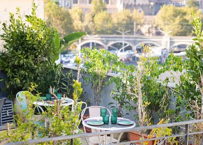 Rooftop53 Bed & Breakfast