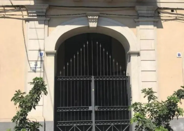 Rooftop53 Bed & Breakfast 4*