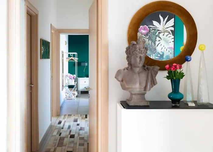 Rooftop53 Bed & Breakfast 4*